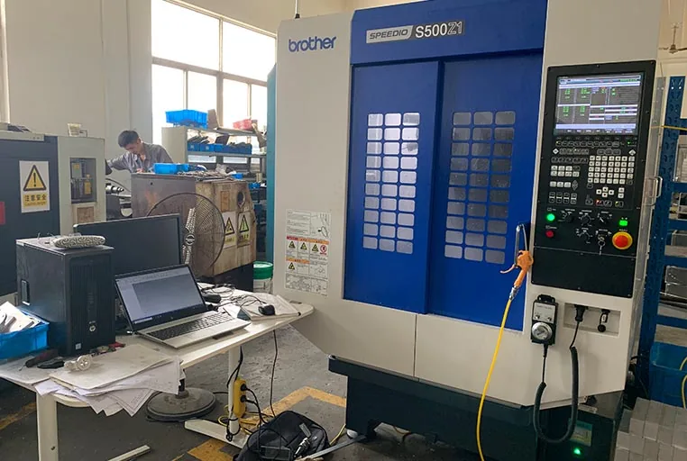 Trung tâm gia công CNC tại nhà máy REHOO